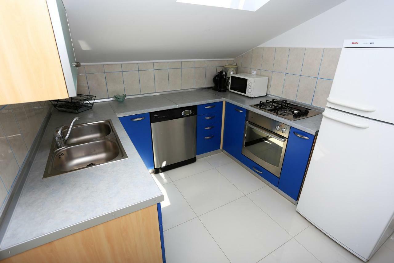 Lotos Apartment Zadar