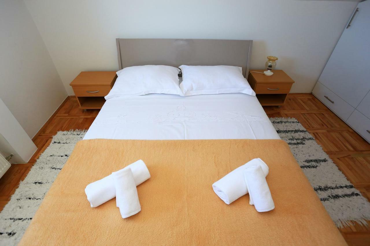 Lotos Apartment Zadar